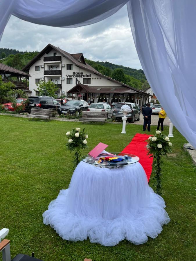 Hôtel Roua Voronetului à Gura Humorului Extérieur photo