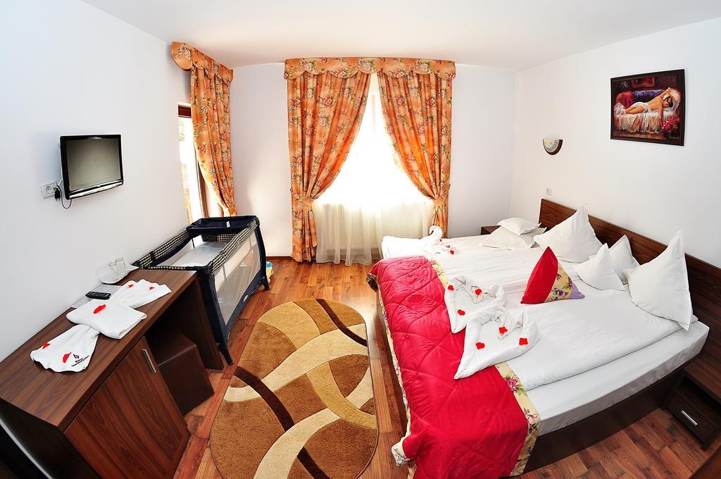 Hôtel Roua Voronetului à Gura Humorului Extérieur photo