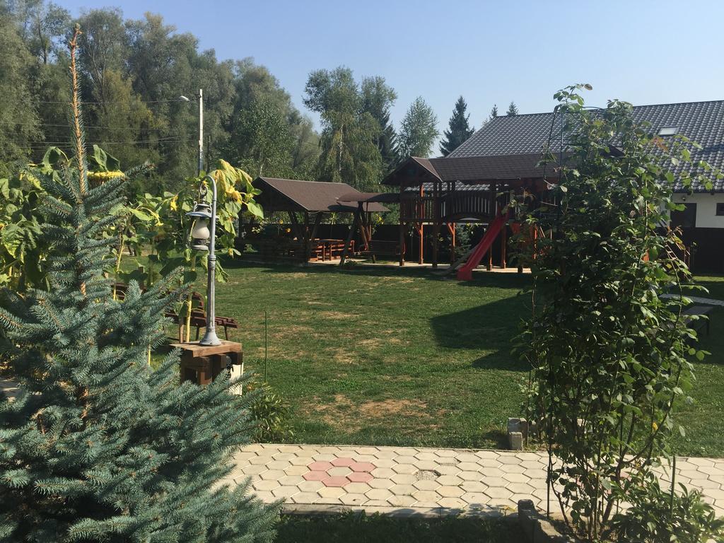 Hôtel Roua Voronetului à Gura Humorului Extérieur photo