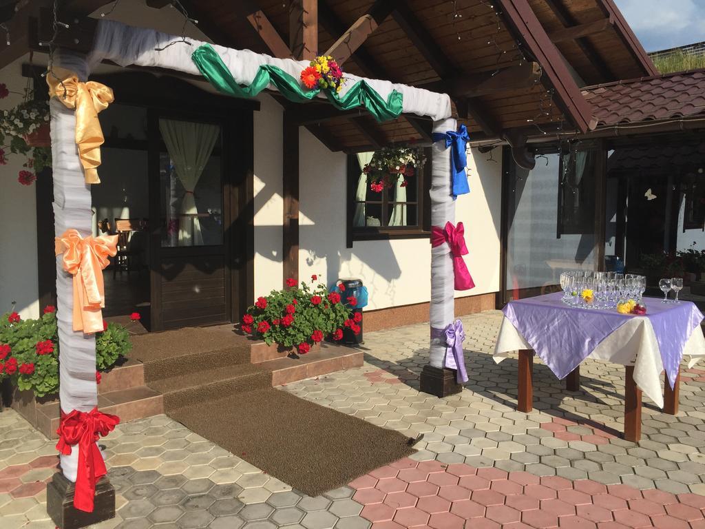 Hôtel Roua Voronetului à Gura Humorului Extérieur photo