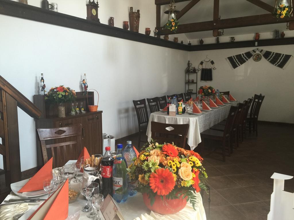 Hôtel Roua Voronetului à Gura Humorului Extérieur photo