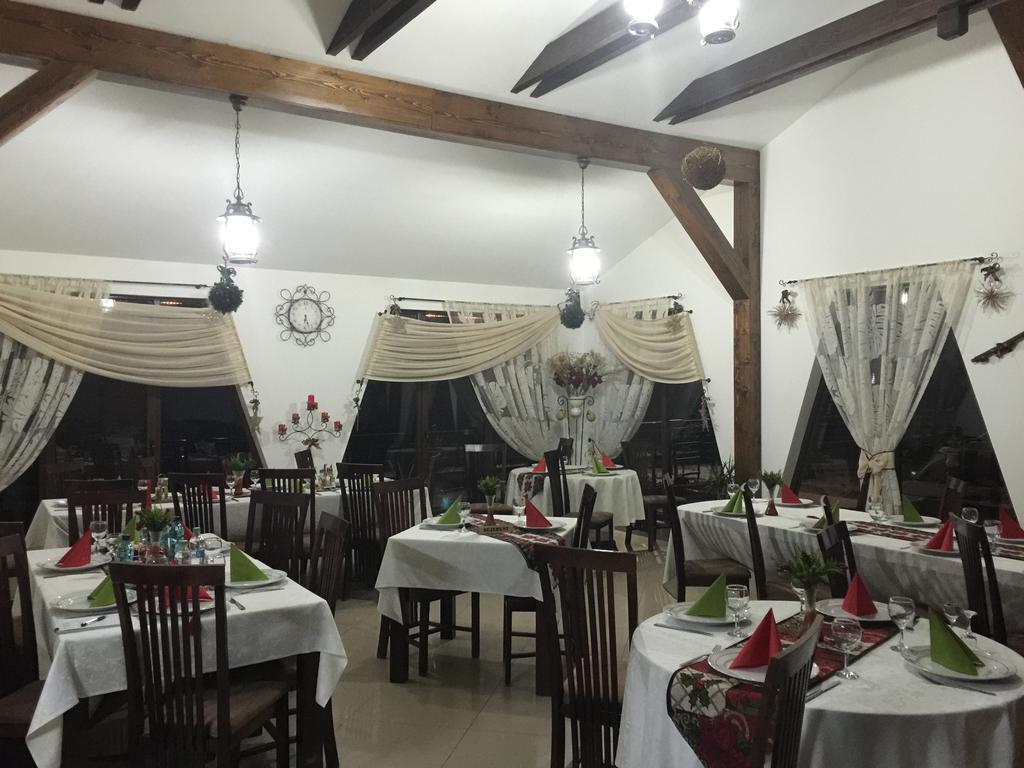 Hôtel Roua Voronetului à Gura Humorului Extérieur photo