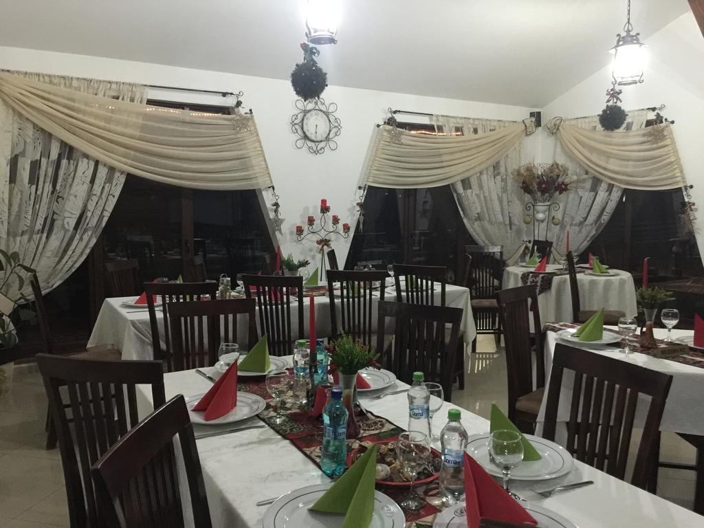 Hôtel Roua Voronetului à Gura Humorului Extérieur photo