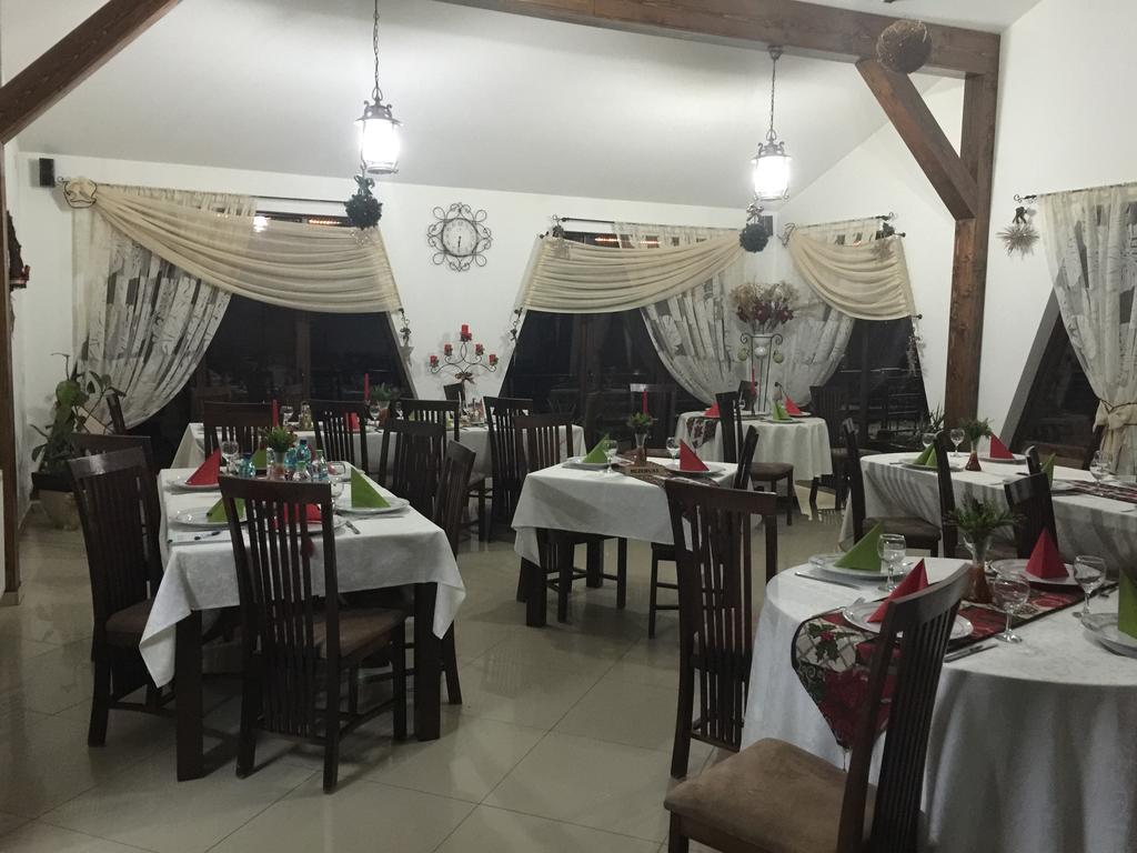 Hôtel Roua Voronetului à Gura Humorului Extérieur photo