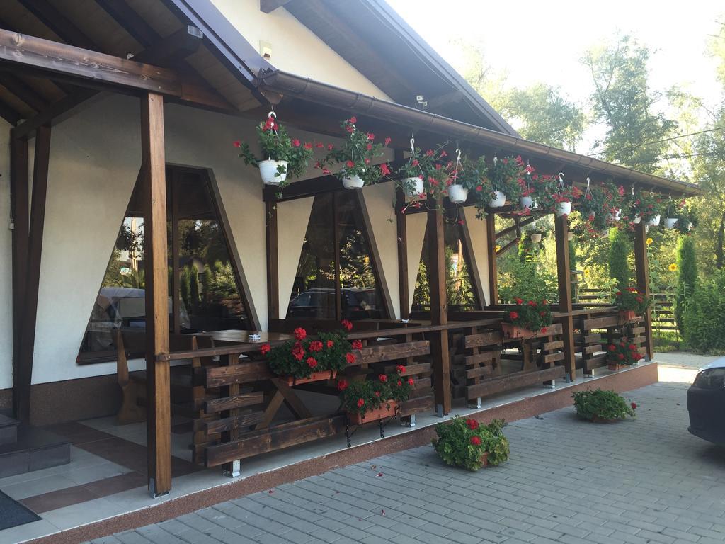 Hôtel Roua Voronetului à Gura Humorului Extérieur photo